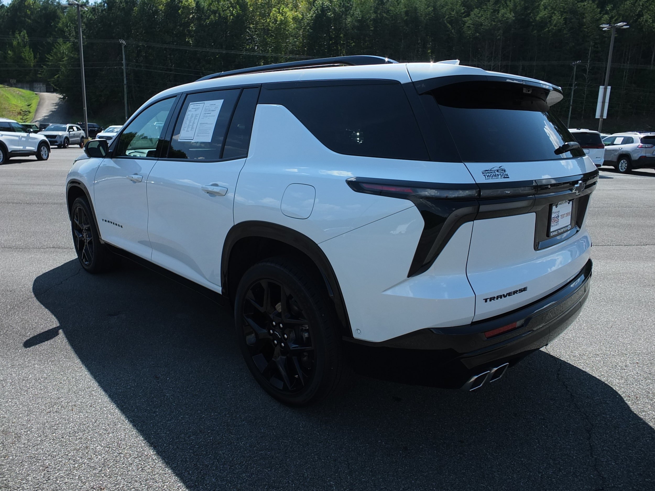 Used 2025 Chevrolet Traverse RS w/ LPO, Floor Liner Package FWD image 5