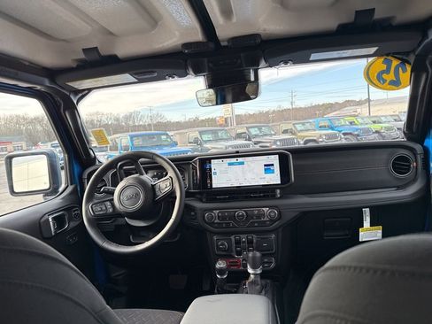 New 2025 Jeep Gladiator Mojave w/ Convenience Group image 29