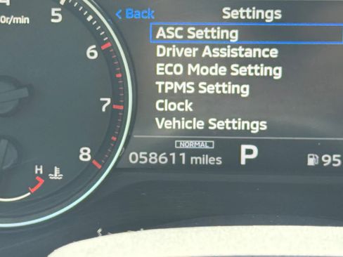 Used 2022 Mitsubishi Outlander SEL AWD/4WD image 25