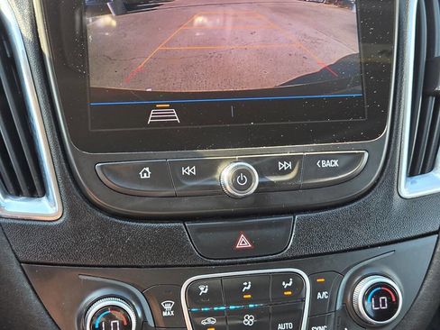 Used 2019 Chevrolet Malibu LT FWD image 10