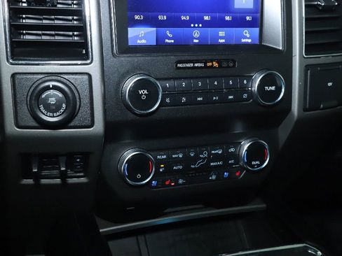 Used 2020 Ford Expedition Max XLT w/ Equipment Group 202A image 29