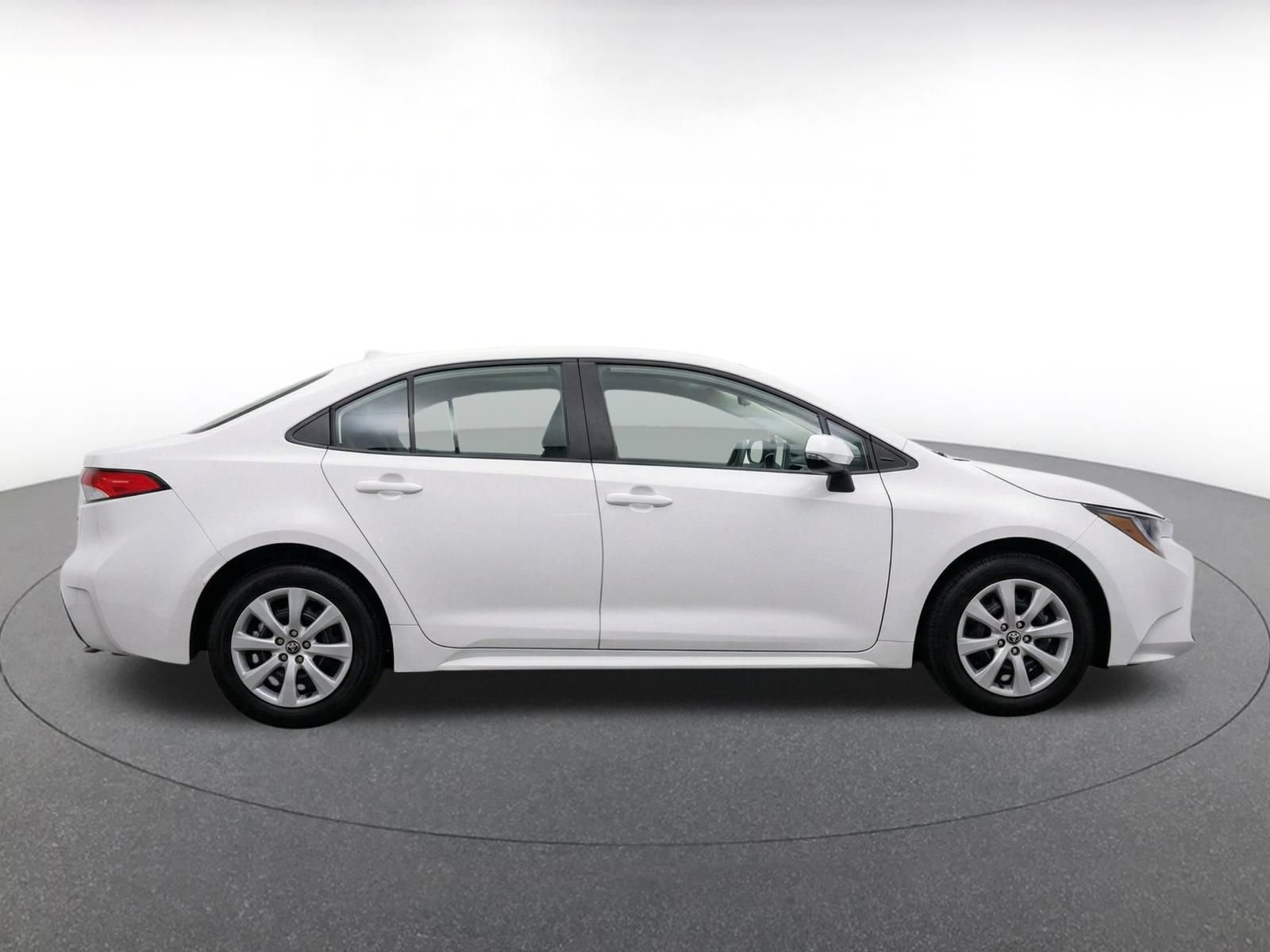 Used 2025 Toyota Corolla LE FWD image 13