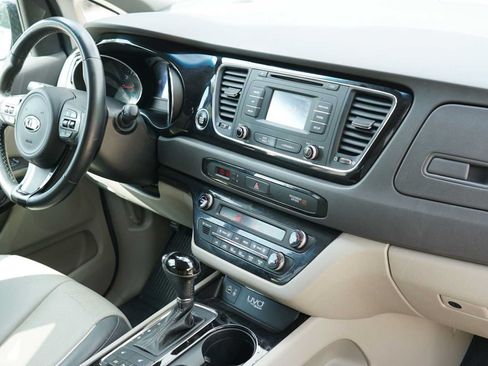 Used 2016 Kia Sedona EX FWD image 25