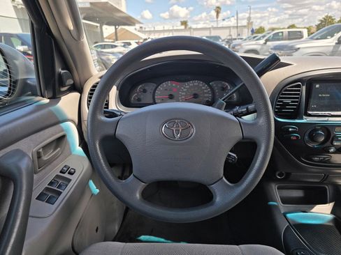 Used 2004 Toyota Sequoia SR5 RWD image 21