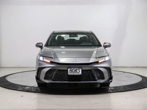 Used 2025 Toyota Camry SE FWD image 6