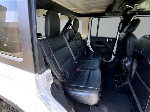 Certified 2019 Jeep Wrangler Unlimited Sahara AWD/4WD image 17