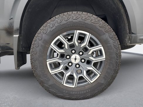 Used 2024 Chevrolet Colorado Z71 w/ Z71 Convenience Package 2 AWD/4WD image 13