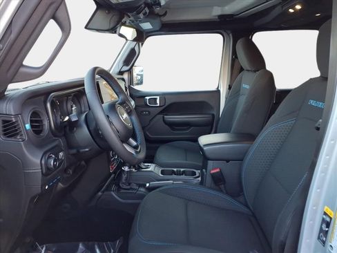 Used 2024 Jeep Wrangler Unlimited Rubicon 4xe image 8