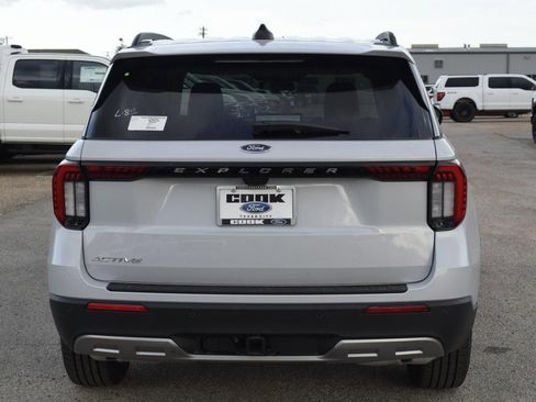 New 2026 Ford Explorer Active w/ Active Comfort Package image 5