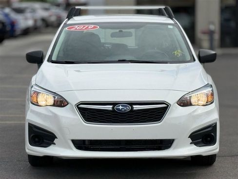 Used 2019 Subaru Impreza 2.0i image 2