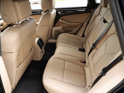 New 2026 Porsche Macan image 30