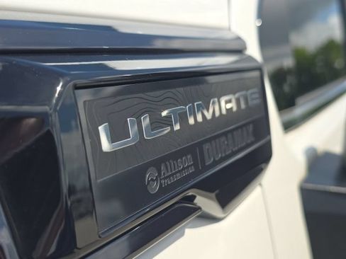 Used 2024 GMC Sierra 2500 Denali Ultimate AWD/4WD image 9