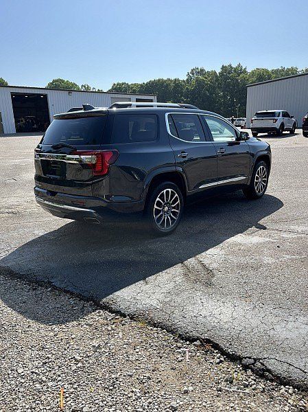 Used 2022 GMC Acadia Denali w/ Denali Technology Package FWD image 7