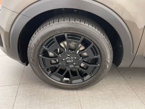 Used 2022 Kia Telluride EX w/ EX Premium Package AWD/4WD image 10