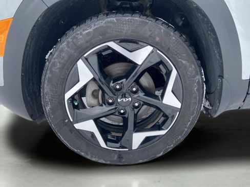 Used 2024 Kia Seltos EX image 15