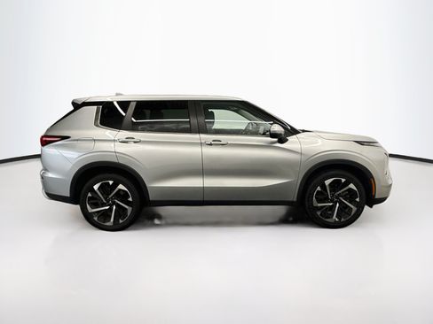 Used 2024 Mitsubishi Outlander SE FWD image 10