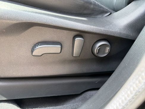 Used 2022 Subaru Ascent Limited AWD/4WD image 16