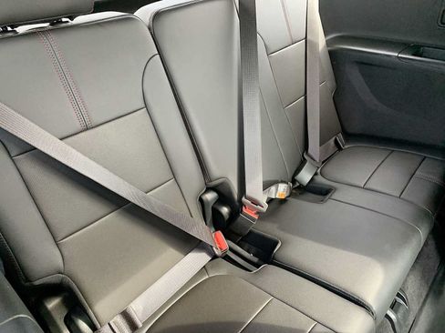 Certified 2023 Chevrolet Traverse RS w/ LPO, Floor Liner Package AWD/4WD image 35