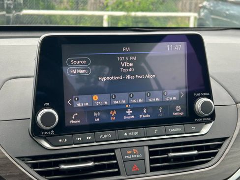Used 2025 Nissan Altima 2.5 SV FWD image 27