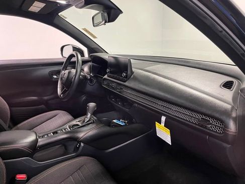 Used 2025 Honda HR-V Sport image 11