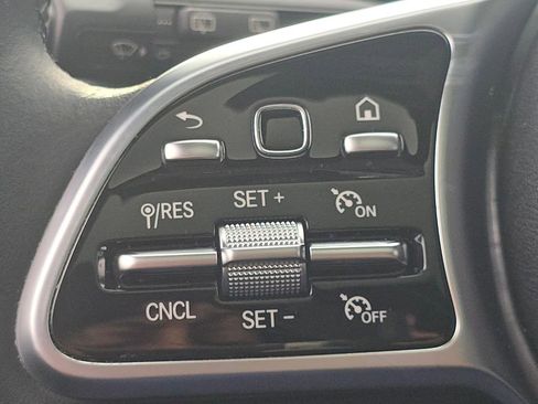 Certified 2021 Mercedes-Benz GLA 250 4MATIC image 31