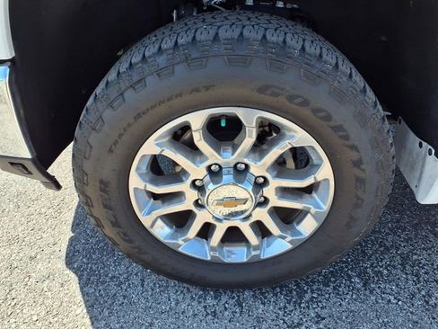 Used 2025 Chevrolet Silverado 2500 LTZ w/ LTZ Premium Package AWD/4WD image 50