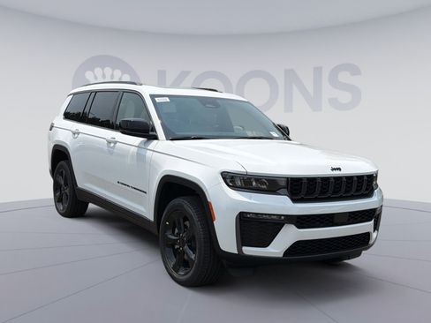 New 2026 Jeep Grand Cherokee L Limited w/ Limited Altitude Package AWD/4WD image 10