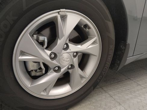 Used 2023 Hyundai Elantra SE FWD image 31