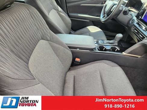 Used 2025 Toyota Camry LE FWD image 14
