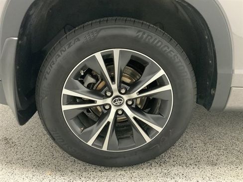 Used 2018 Toyota Highlander Plus image 13