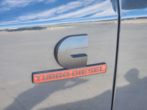 New 2025 RAM 2500 Laramie AWD/4WD image 12