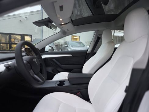 Used 2022 Tesla Model 3 Performance image 17