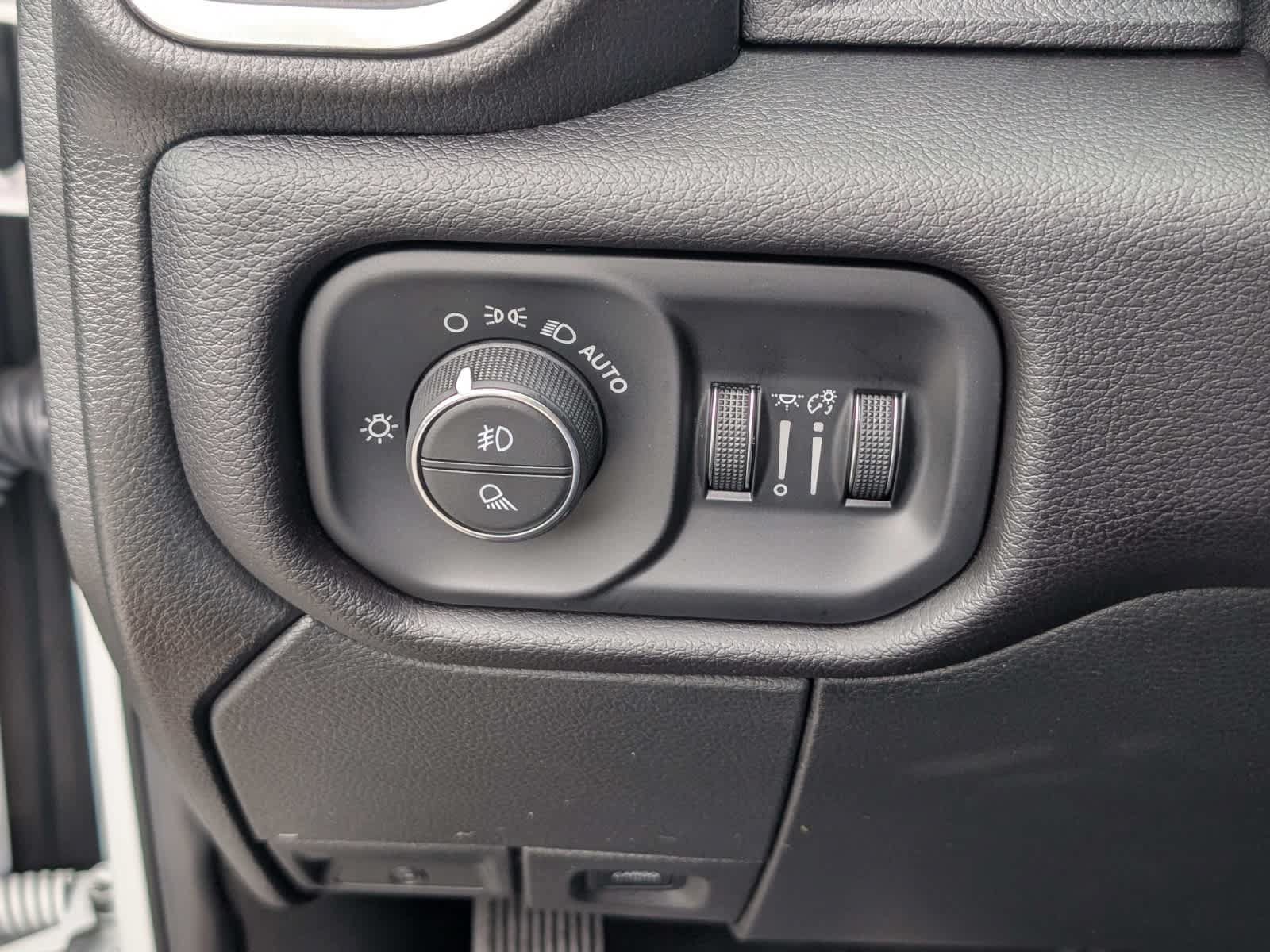 Used 2022 RAM 2500 Laramie AWD/4WD image 23