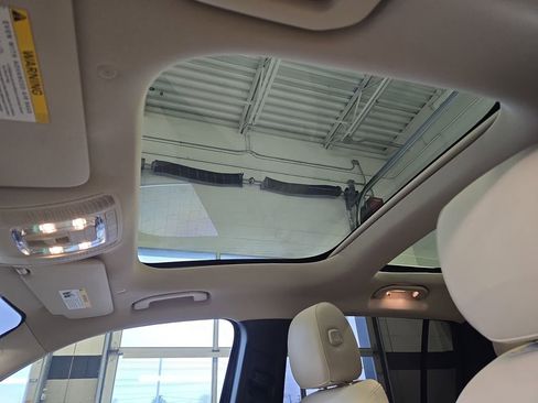 Certified 2022 Mercedes-Benz GLB 250 4MATIC w/ Premium Package Lite image 30