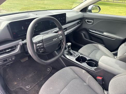 Used 2025 Kia K4 LXS image 12