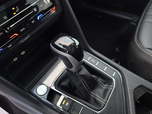 Used 2024 Volkswagen Tiguan SE FWD image 38