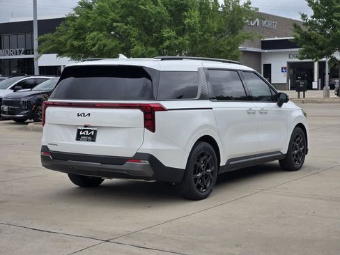 New 2026 Kia Carnival SX FWD image 4