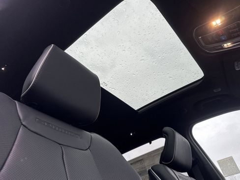 New 2026 Jeep Grand Cherokee Summit image 17