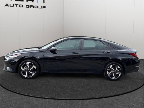 Used 2023 Hyundai Elantra SEL w/ Convenience Package image 5