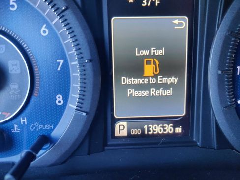 Used 2015 Toyota Sienna XLE image 10