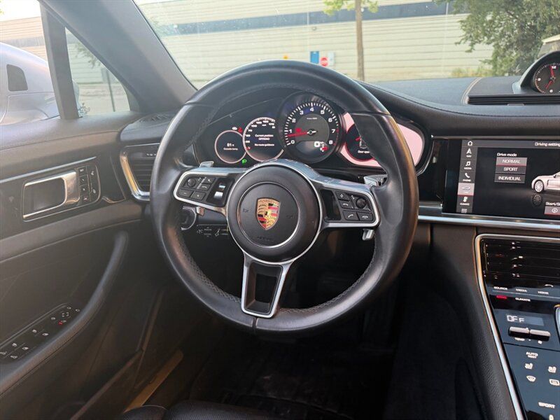 Used 2017 Porsche Panamera 4 AWD/4WD image 17
