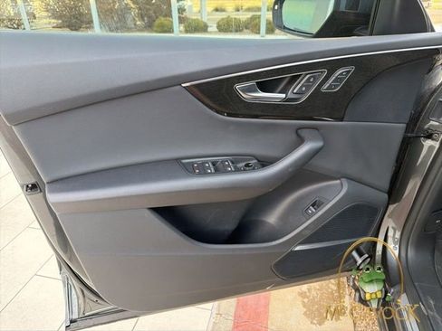 Used 2021 Audi Q8 Premium Plus w/ Premium Plus Package image 6