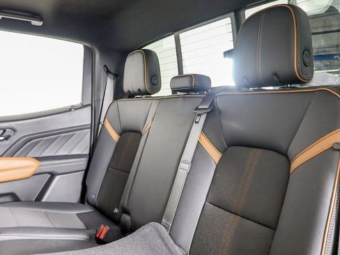 Used 2024 GMC Canyon AT4 w/ Technology Package image 10