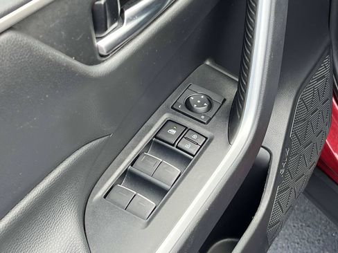 Used 2022 Toyota RAV4 XLE Premium FWD image 17