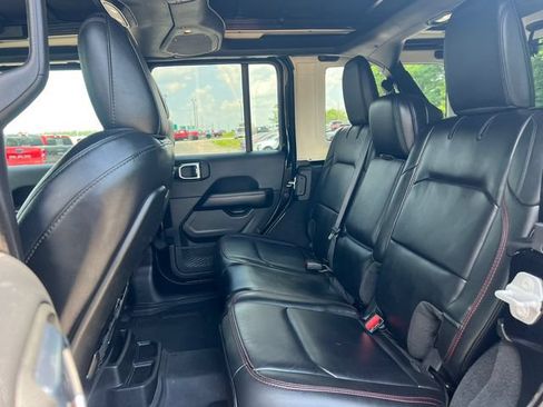 Used 2025 Jeep Wrangler Unlimited Rubicon AWD/4WD image 5