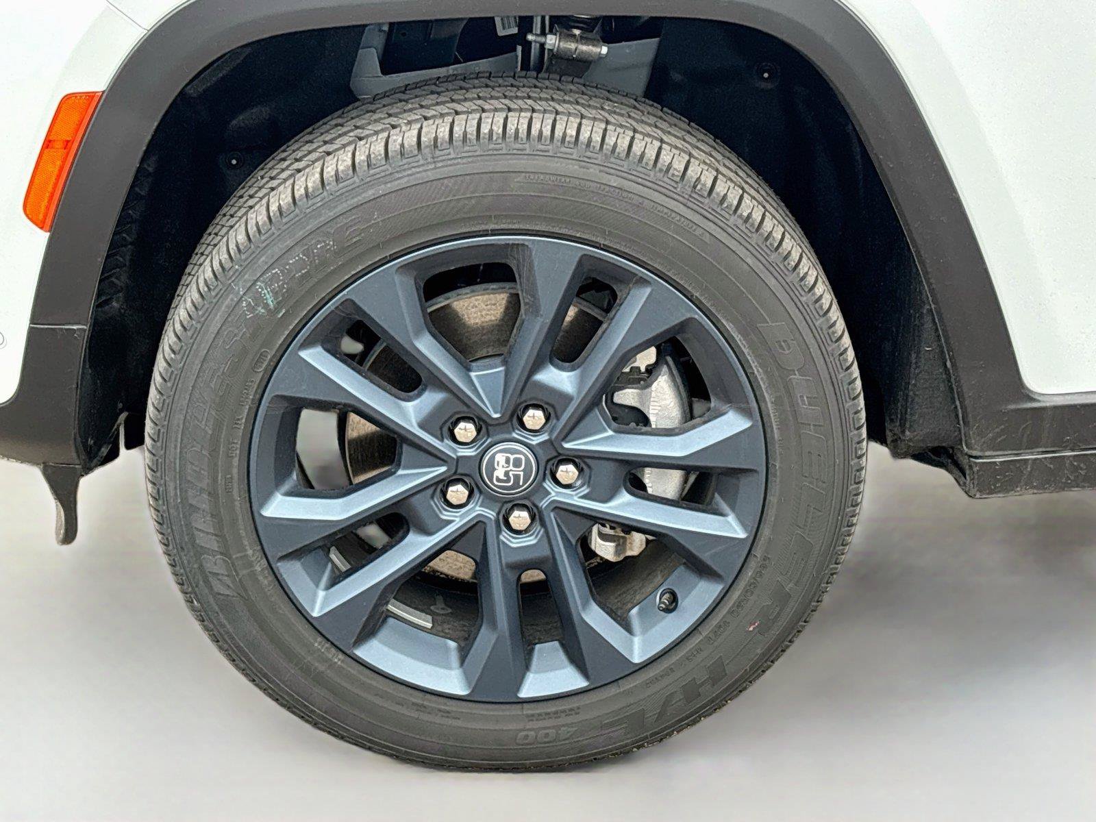 New 2026 Jeep Grand Cherokee L Limited AWD/4WD image 32