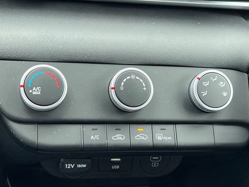 New 2026 Hyundai Elantra SE FWD image 18