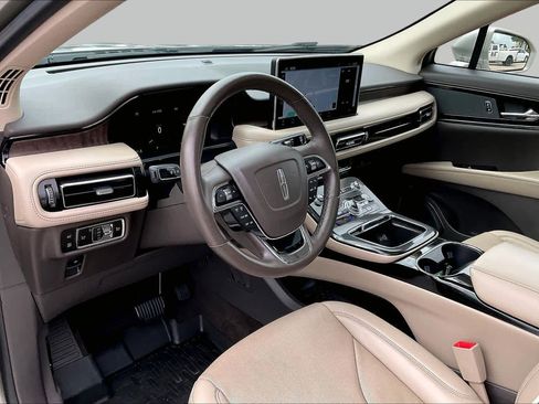 Used 2023 Lincoln Nautilus Reserve AWD/4WD image 15