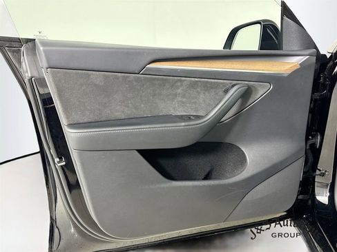 Used 2023 Tesla Model Y Long Range image 22