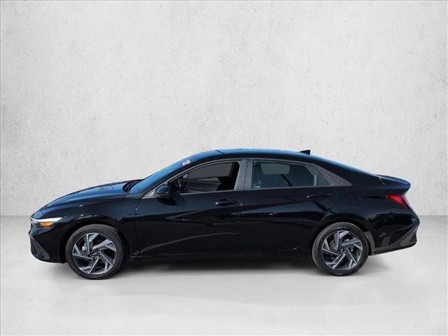 Used 2025 Hyundai Elantra Sport FWD image 9